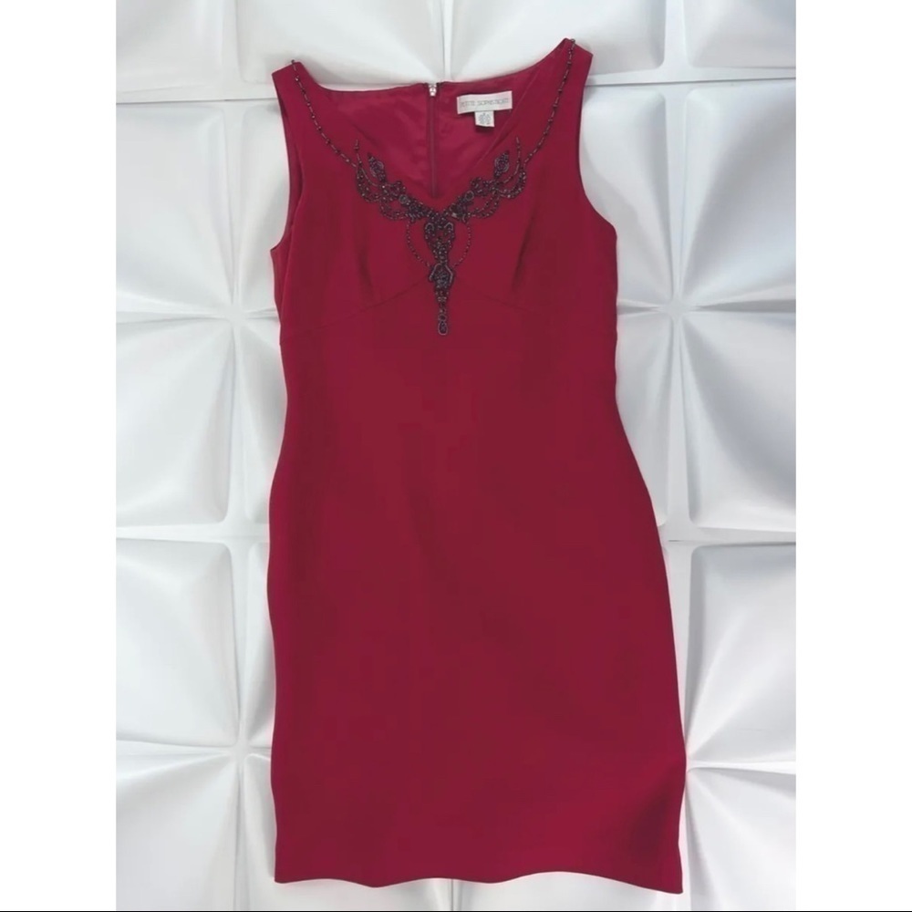 Petite Sophisticate Sz 6 Red Black Beaded V Neck Empire Sheath Dress Formal